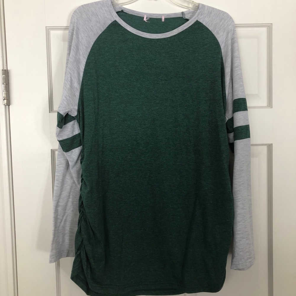 Raglan long sleeved maternity shirt
